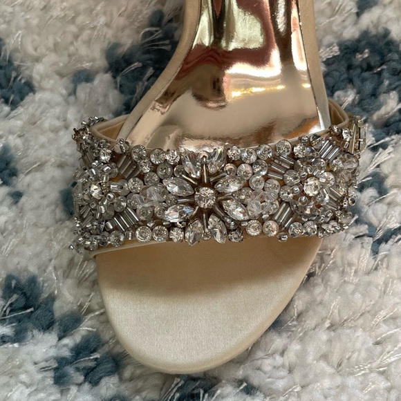 Badgley Mischka Sandra Heels - Picture 5 of 9